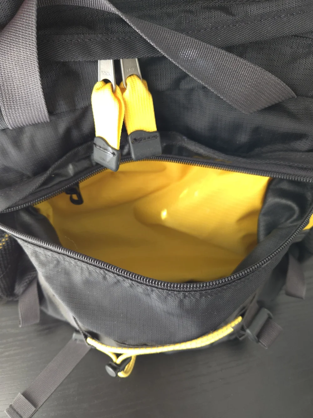 Mountainsmith Tour TLS Lumbar Pack Black Yellow Outdoor Gorpcore Hiking